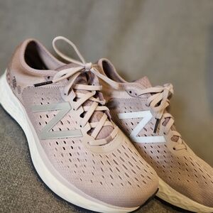New Balance Women's Blush Pink Athletic Running Shoes